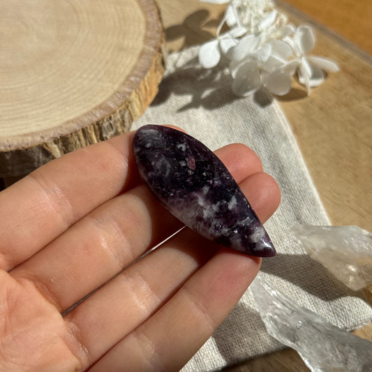 Lepidolit Cabochon ~ 8AR