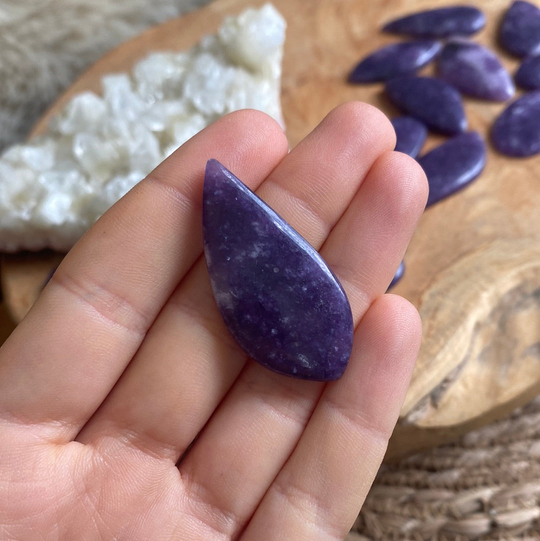Lepidolit Cabochon ~ 8AR