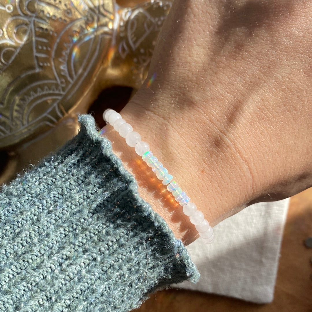 Rosenquarz & äthiopischer Opal Karabiner Armband 18-21cm
