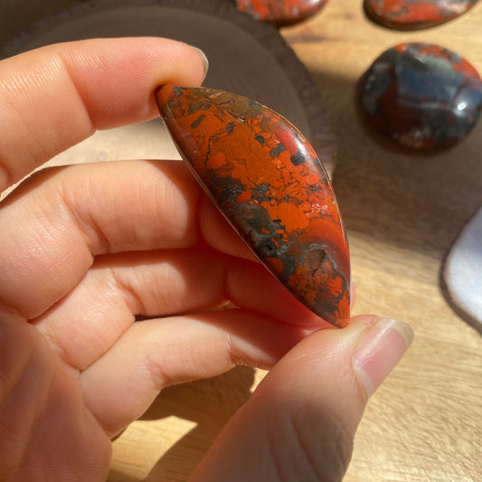 Brekzien Jaspis ~ 8AJ