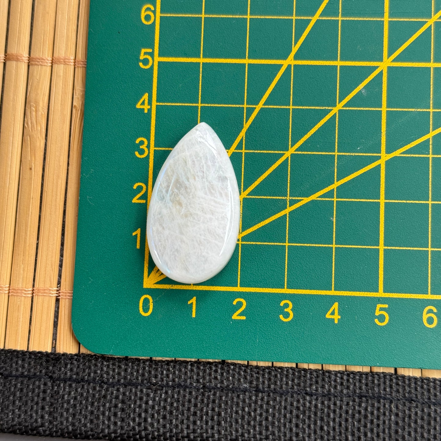 Regenbogen Mondstein /Weißer Labradorit Cabochon ~ 24CC