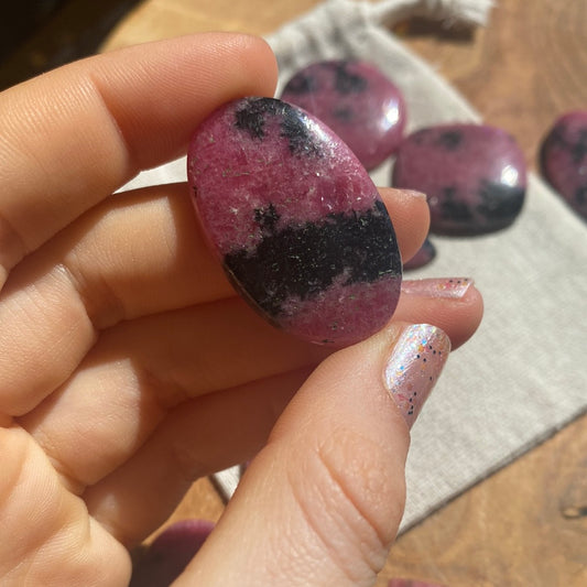 Rhodonit Cabochon ~ 14AG