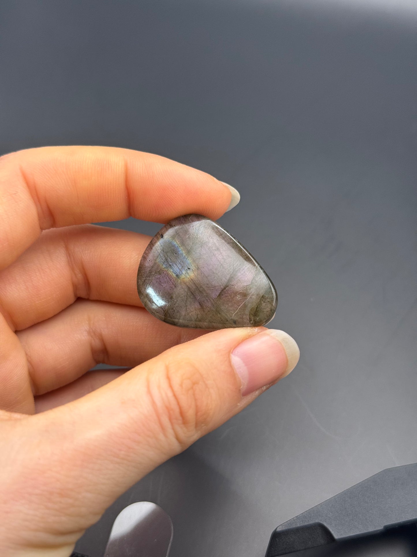 Lila Labradorit Cabochon ~ 18B