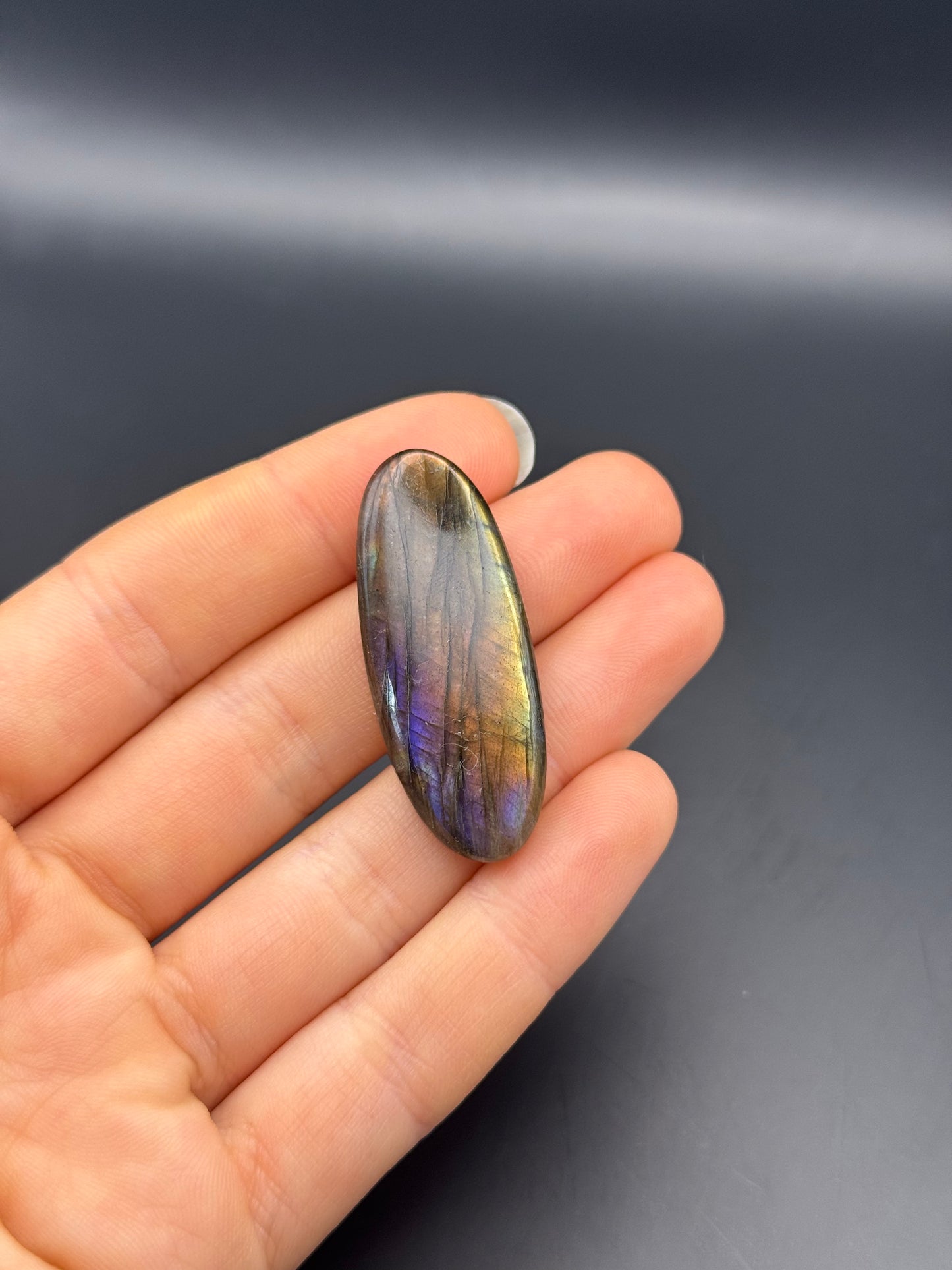 Lila Labradorit Cabochon ~ 18C