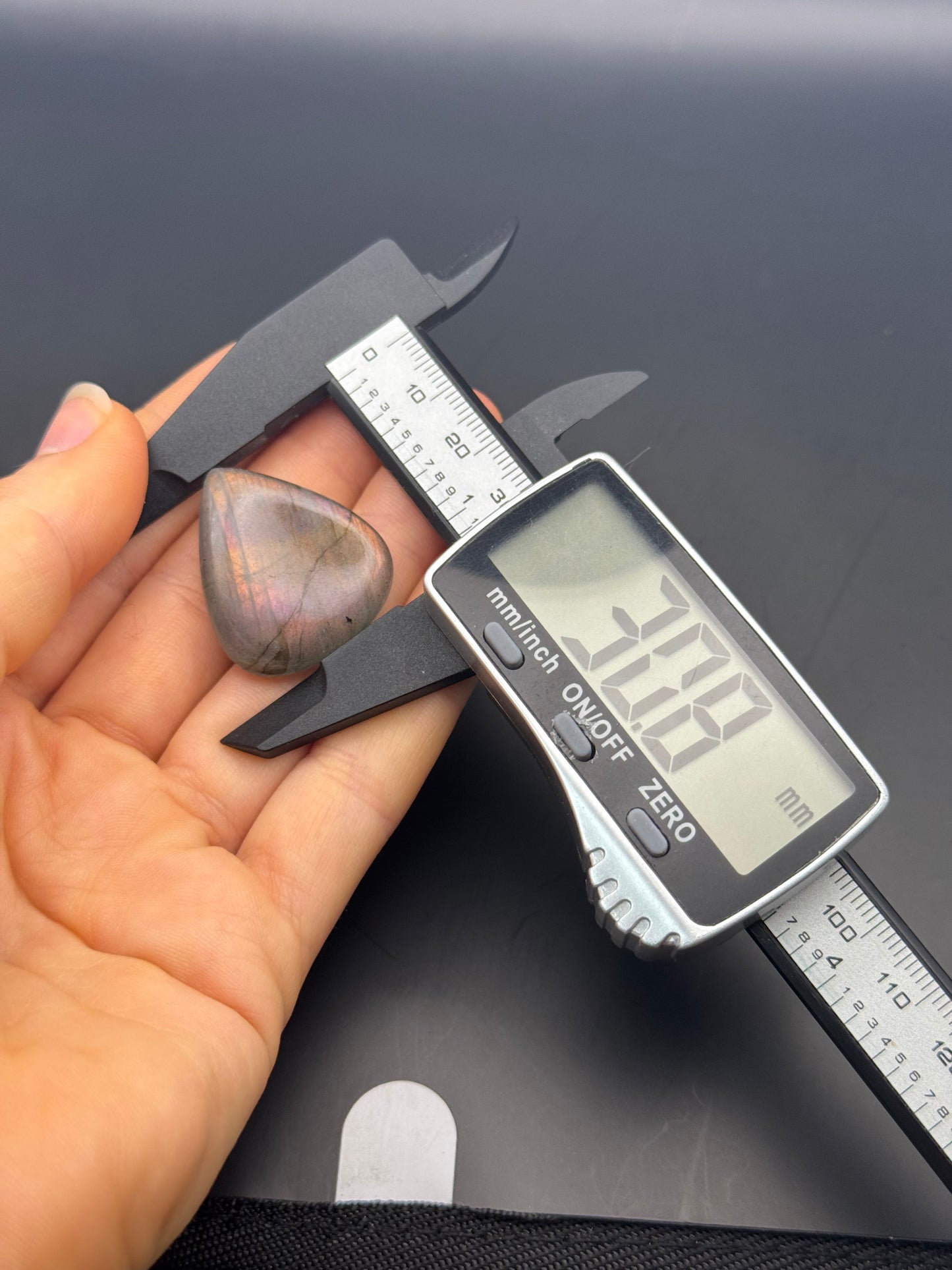 Lila Labradorit Cabochon ~ 18F