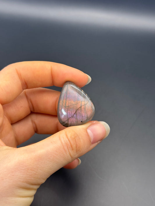 Lila Labradorit Cabochon ~ 18F