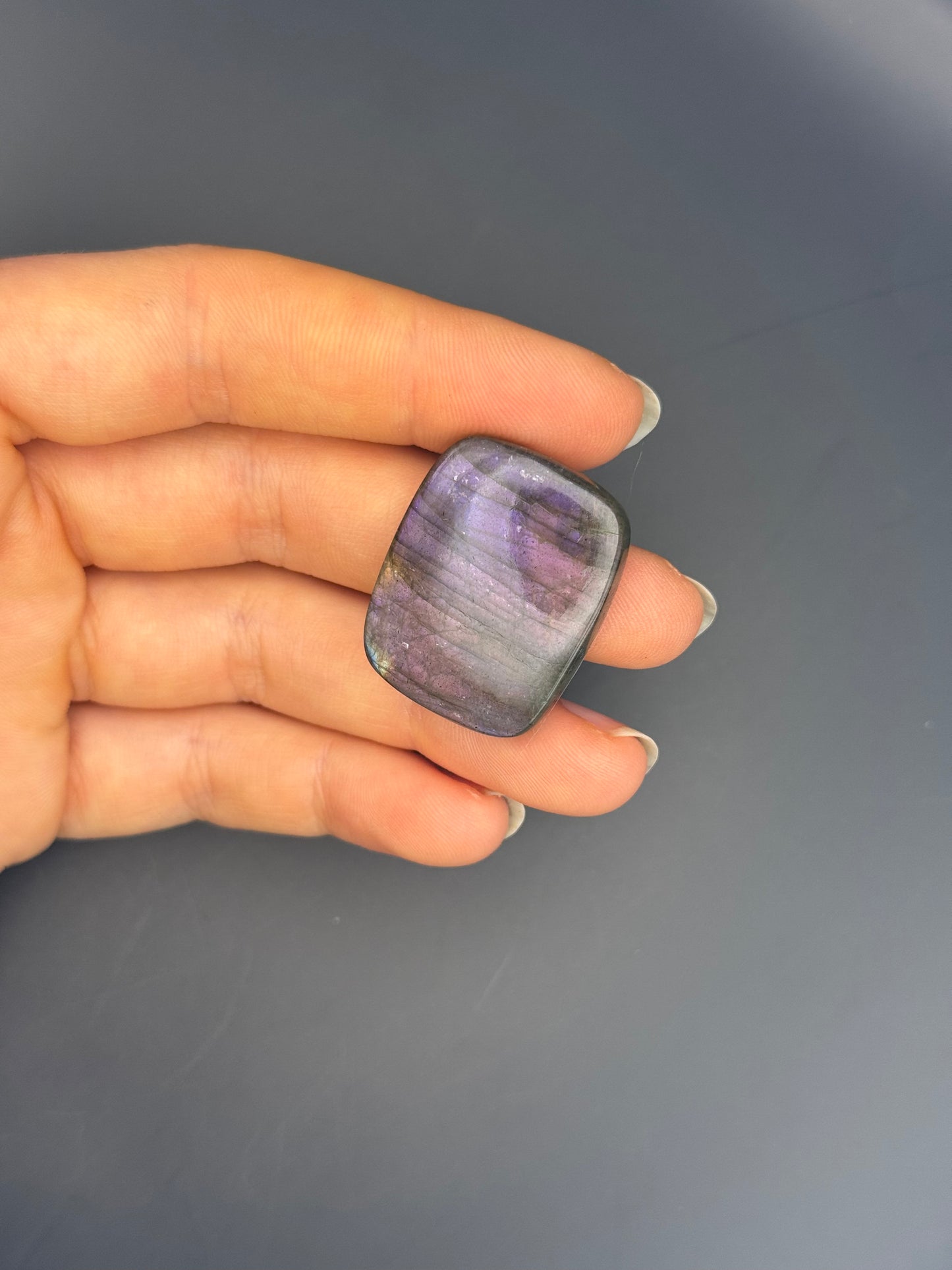 Lila Labradorit Cabochon ~ 18N