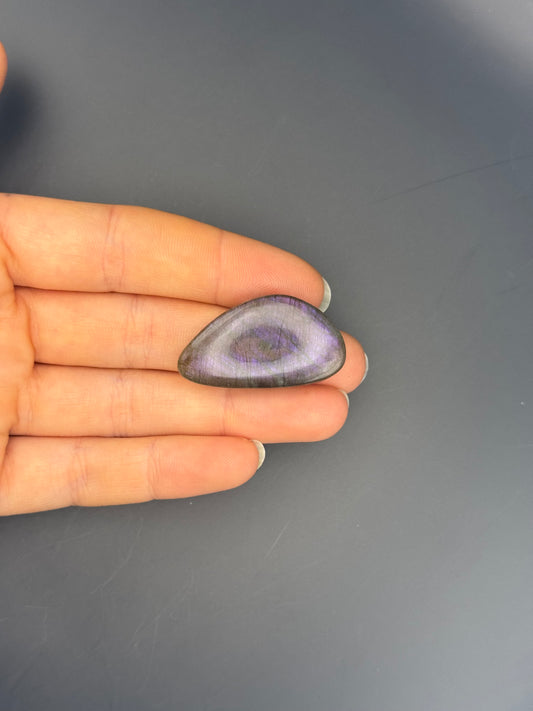 Lila Labradorit Cabochon ~ 18R