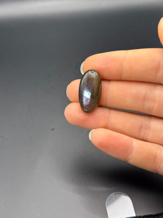 Lila Labradorit Cabochon ~ 10L