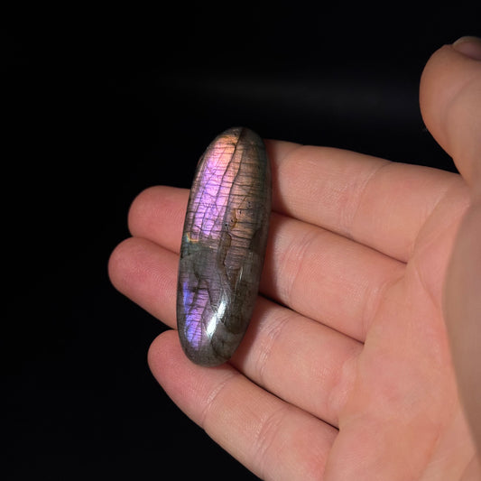 Lila Labradorit Cabochon ~ 31C