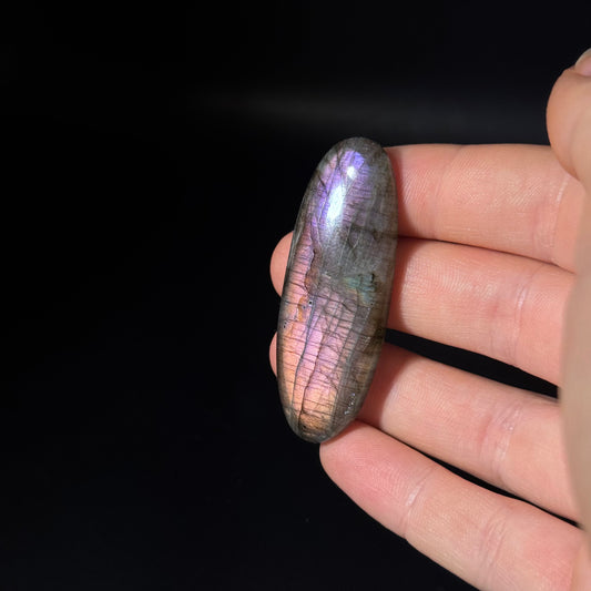 Lila Labradorit Cabochon ~ 31C
