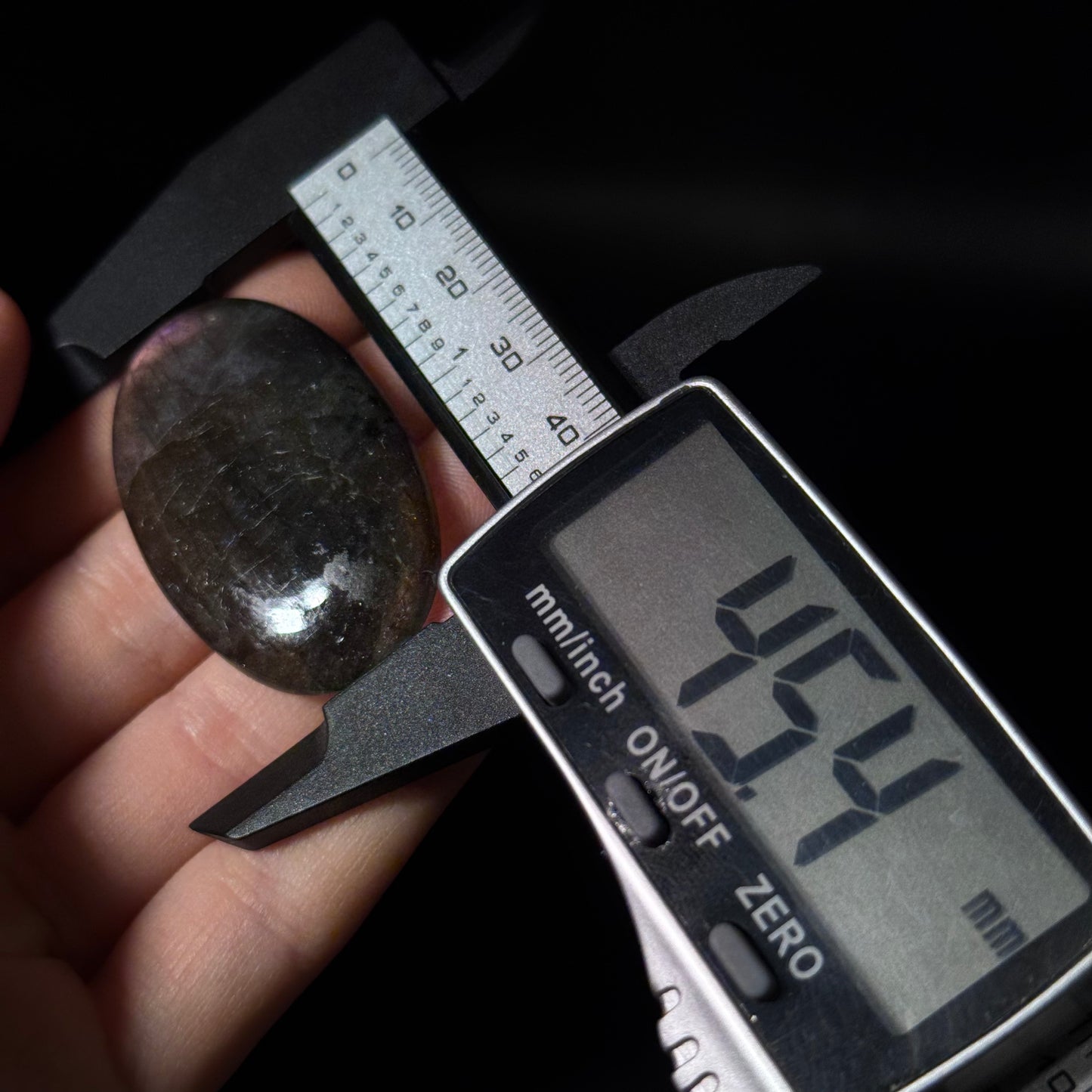 Lila Labradorit Cabochon ~ 31D