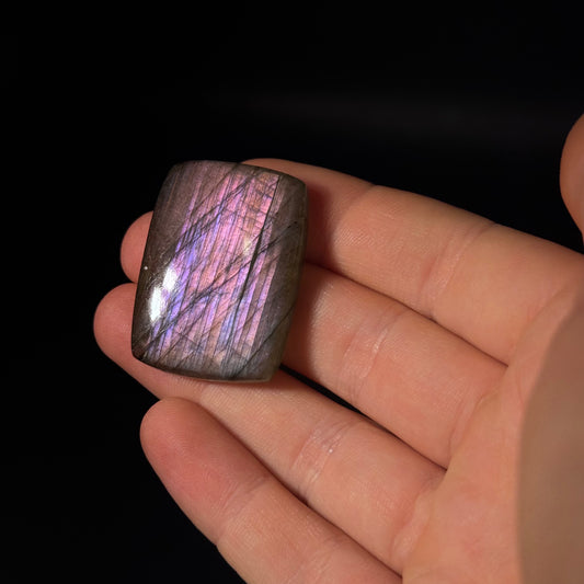 Lila Labradorit Cabochon ~ 31G