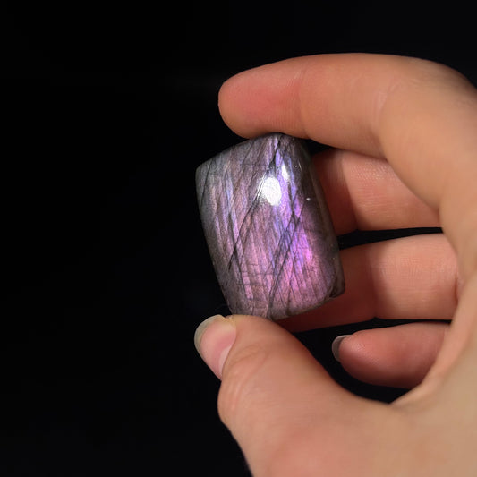 Lila Labradorit Cabochon ~ 31G