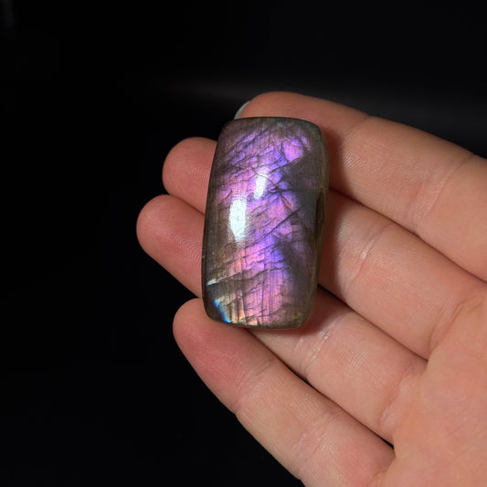 Lila Labradorit Cabochon ~ 31H