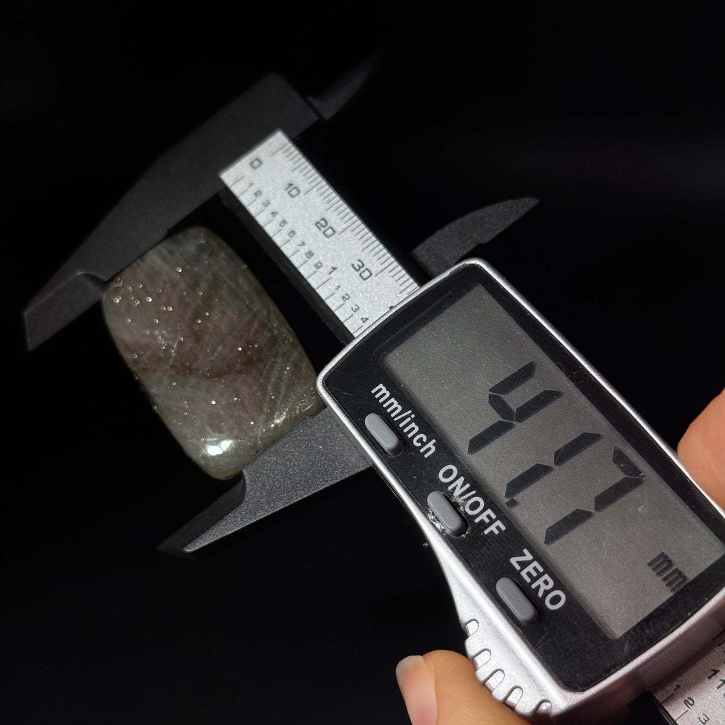 Lila Labradorit Cabochon ~ 31H