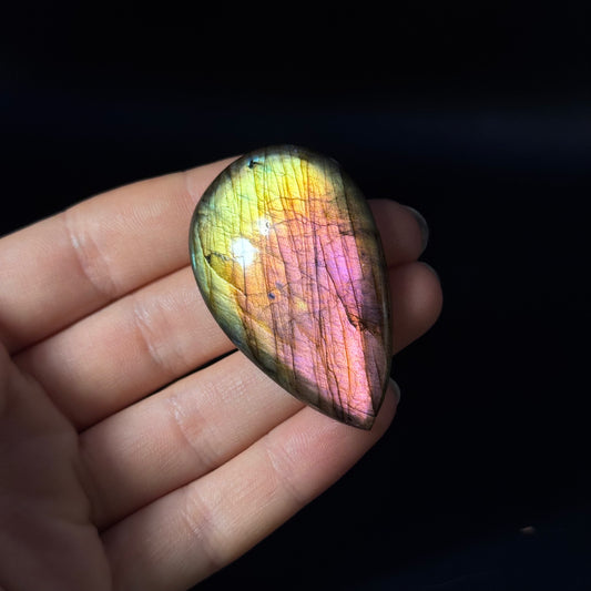 Lila Labradorit Cabochon ~ 46A