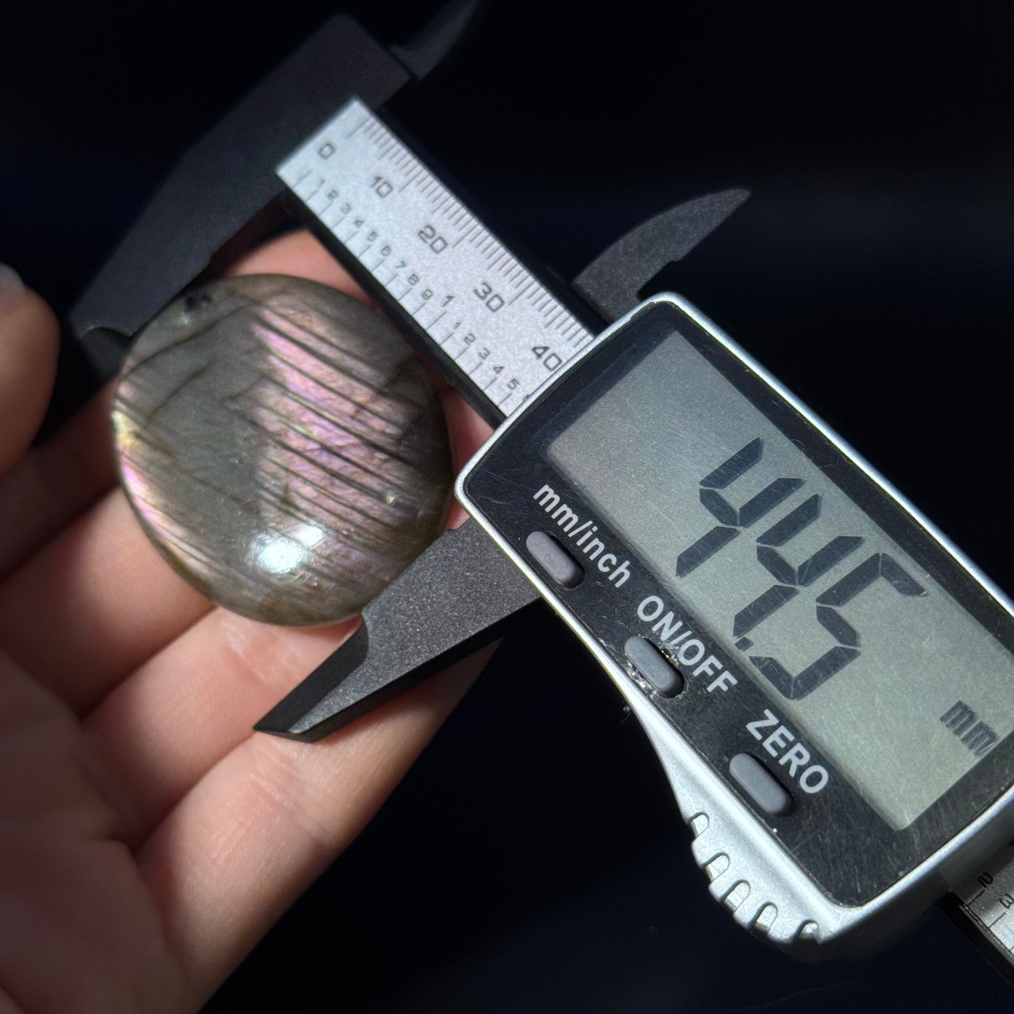 Lila Labradorit Cabochon ~ 46B