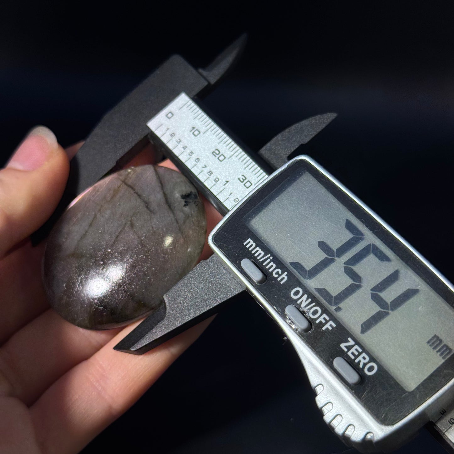 Lila Labradorit Cabochon ~ 46B
