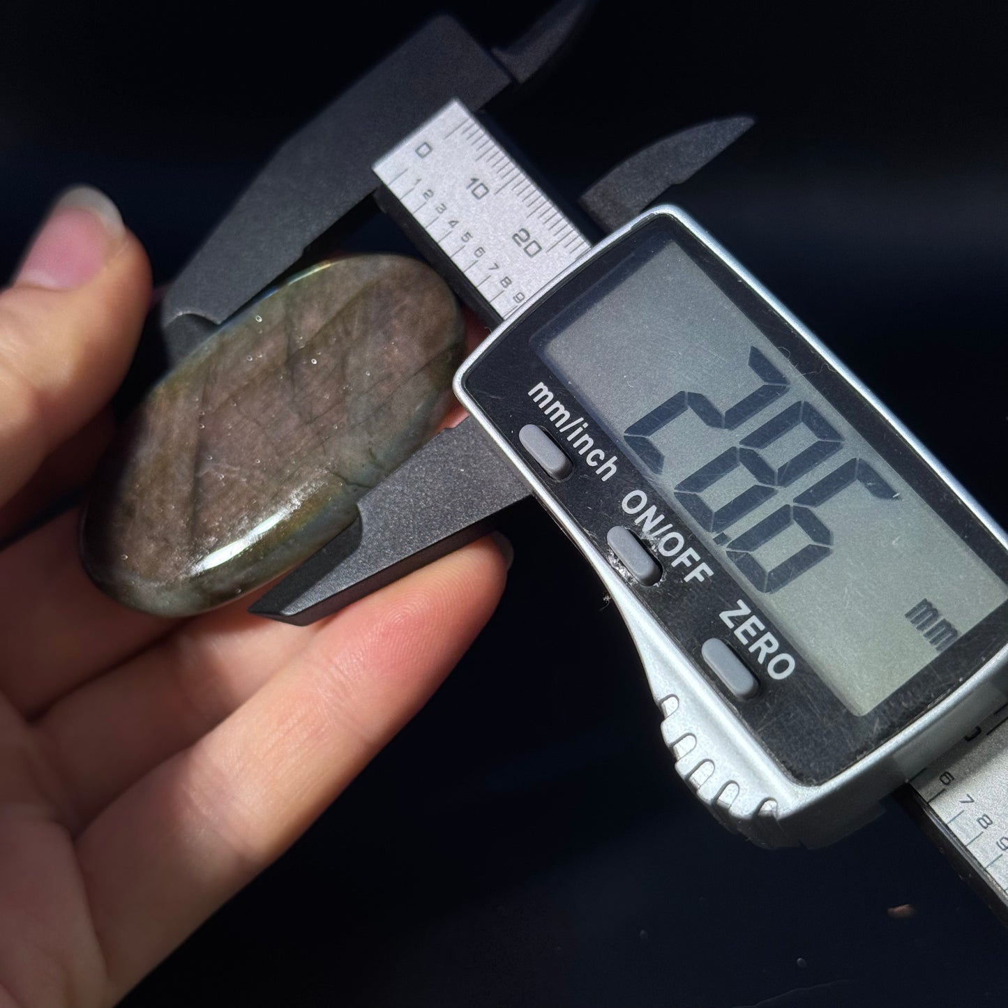 Lila Labradorit Cabochon ~ 46E