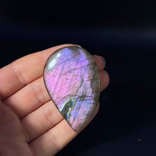 Lila Labradorit Cabochon ~ 46G