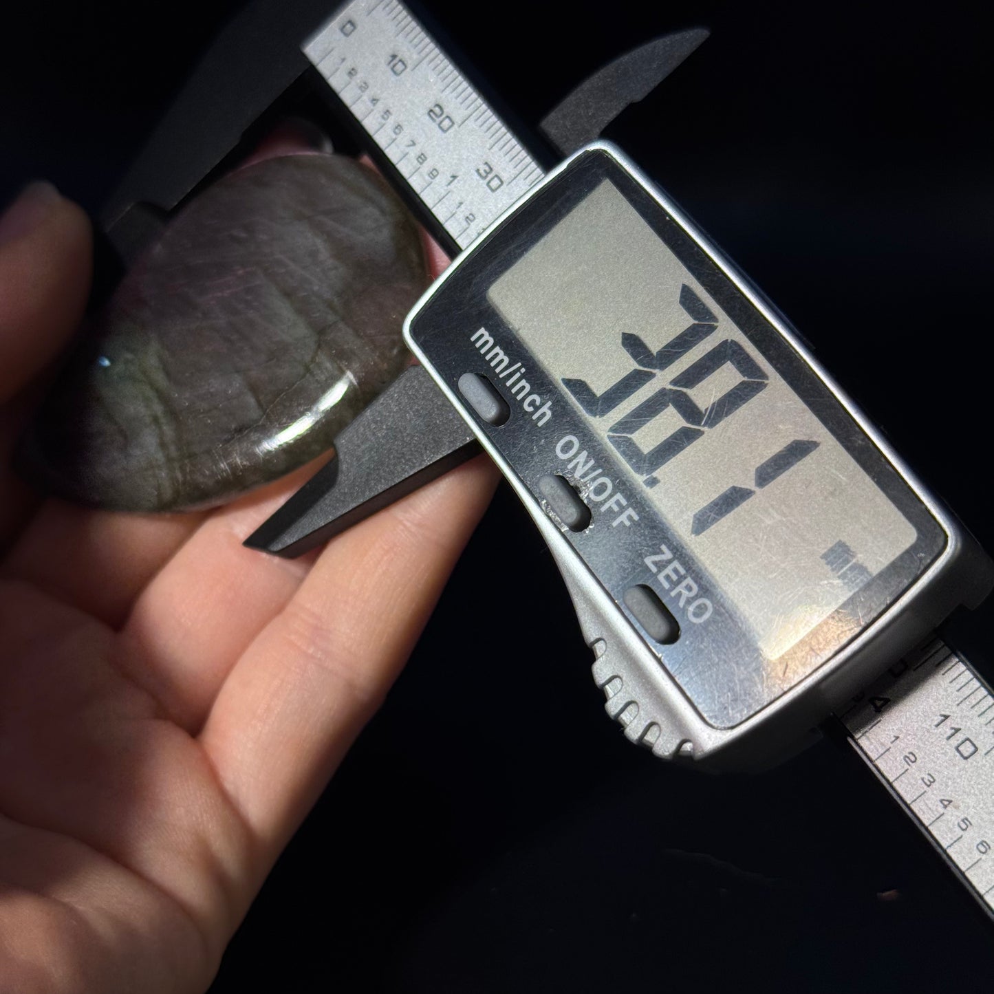 Lila Labradorit Cabochon ~ 46G