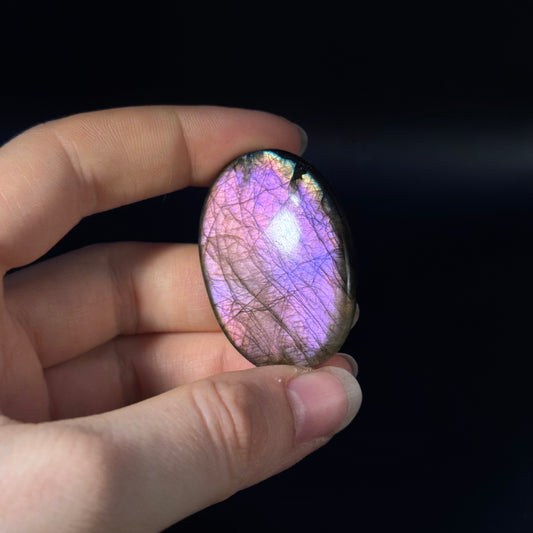 Lila Labradorit Cabochon ~ 36A