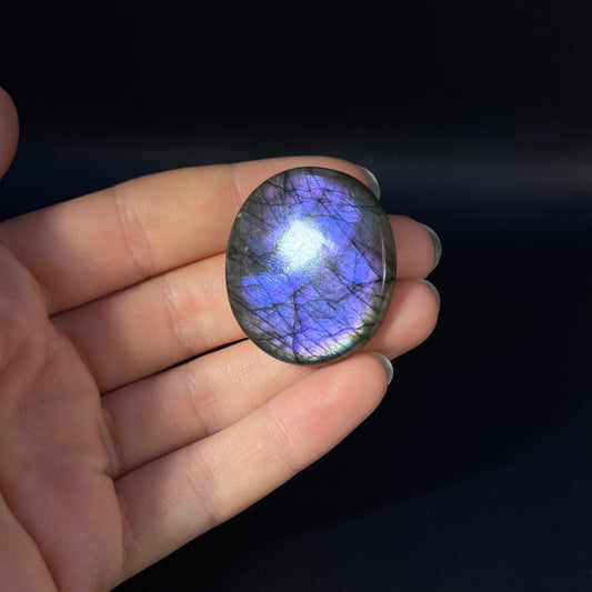 Lila Labradorit Cabochon ~ 36B