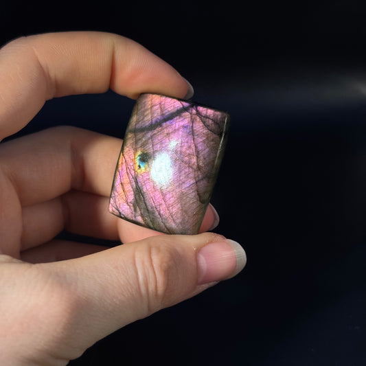 Lila Labradorit Cabochon ~ 36C