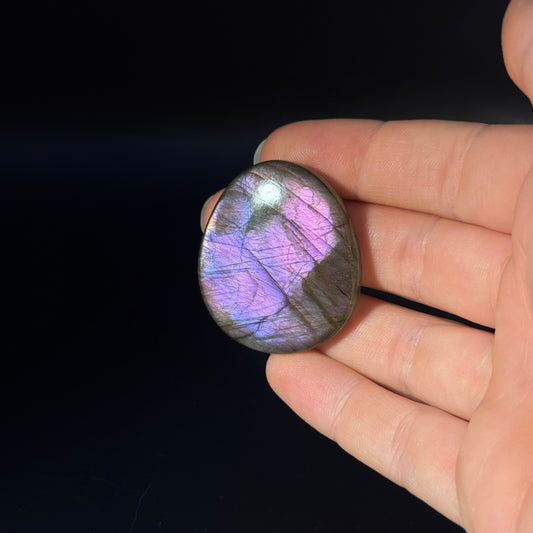 Lila Labradorit Cabochon ~ 36D