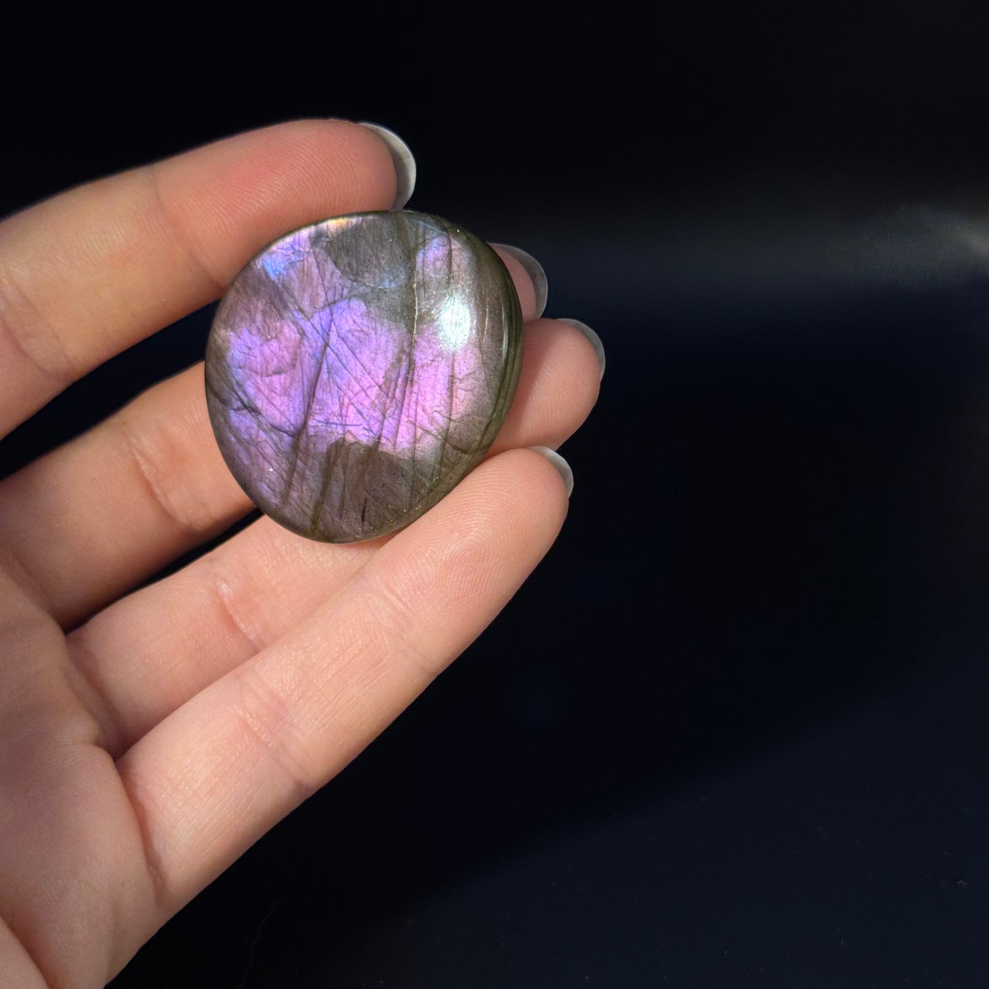 Lila Labradorit Cabochon ~ 36D