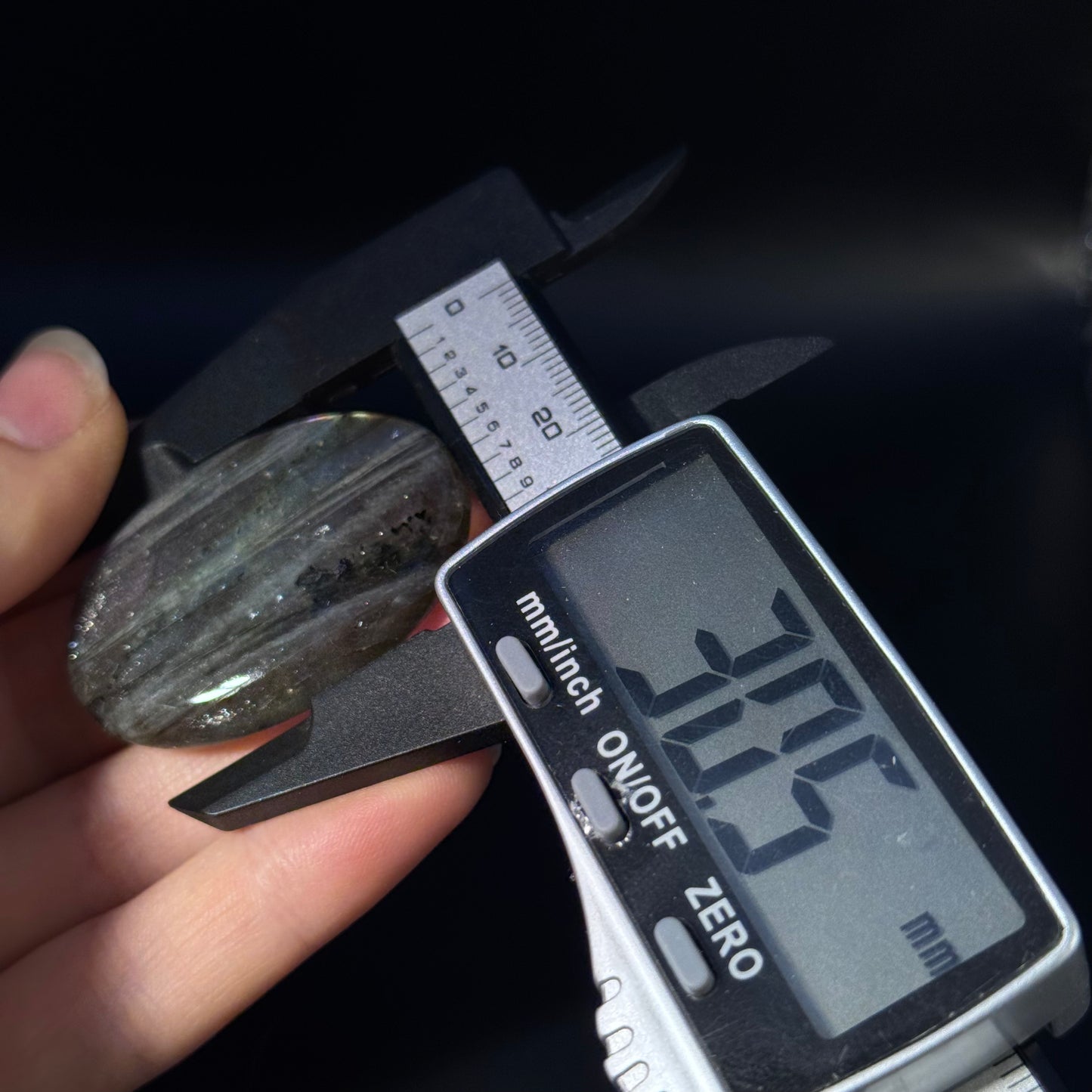 Lila Labradorit Cabochon ~ 36E