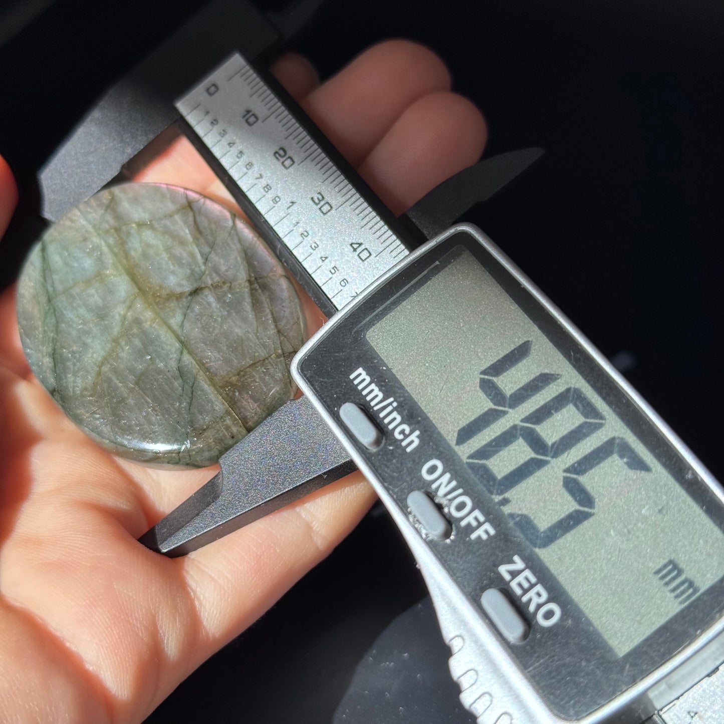 Lila Labradorit Cabochon ~ 58AA