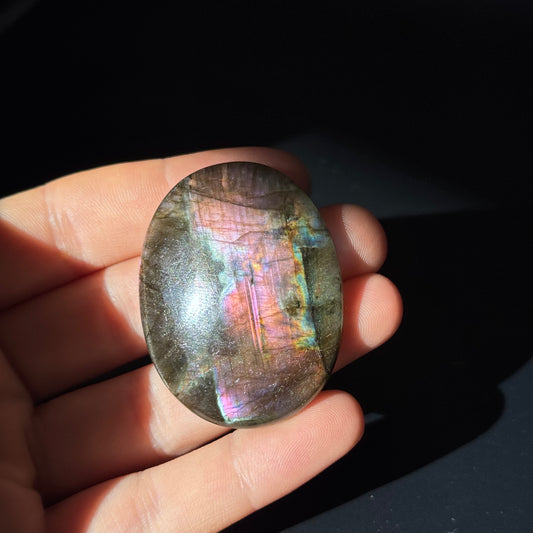 Lila Labradorit Cabochon ~ 49A