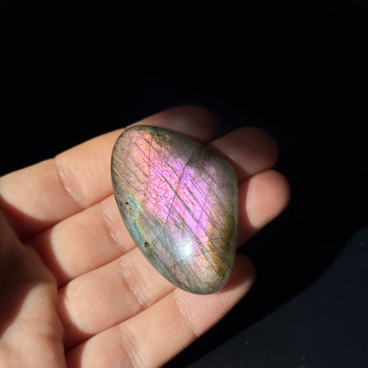 Lila Labradorit Cabochon ~ 49B