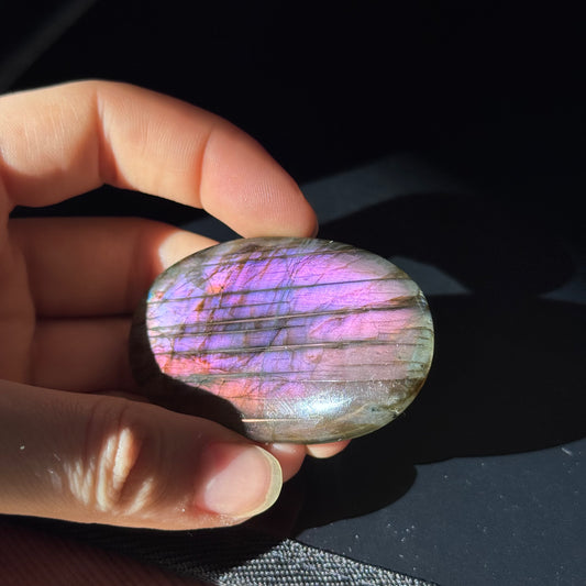 Lila Labradorit Cabochon ~ 60B