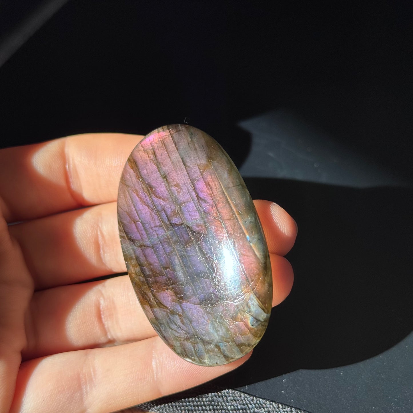 Lila Labradorit Cabochon ~ 60B