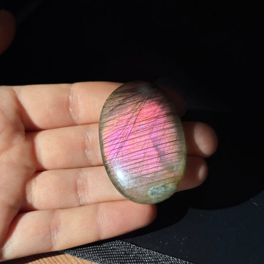 Lila Labradorit Cabochon ~ 51B