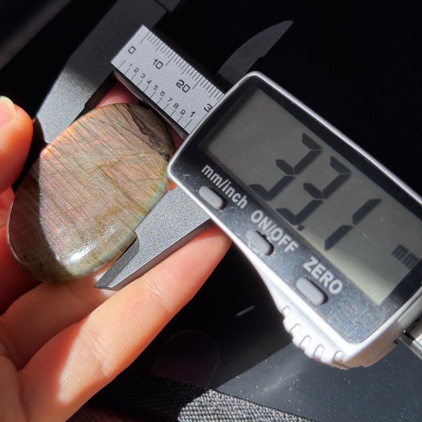 Lila Labradorit Cabochon ~ 51B