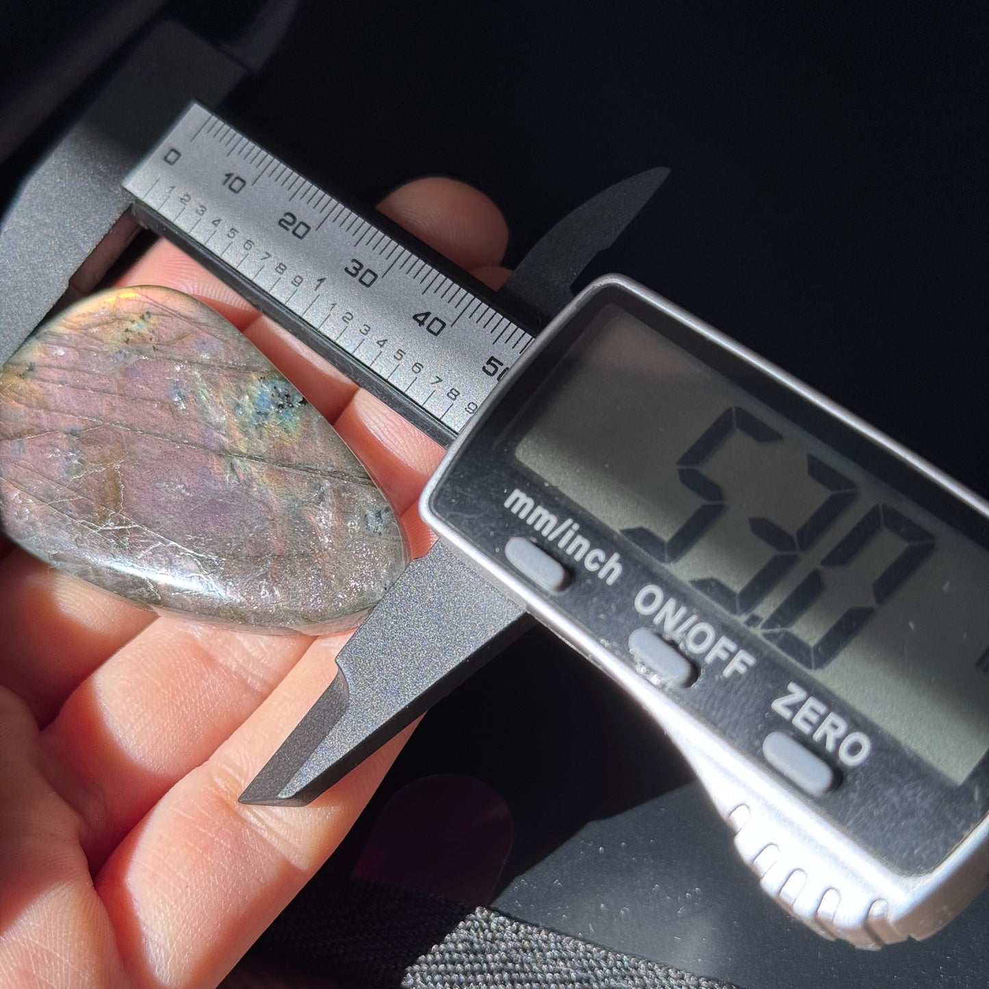Lila Labradorit Cabochon ~ 53A