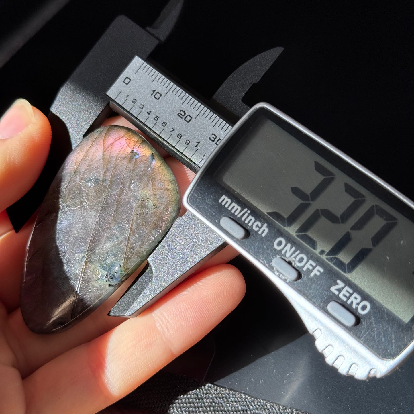 Lila Labradorit Cabochon ~ 53A
