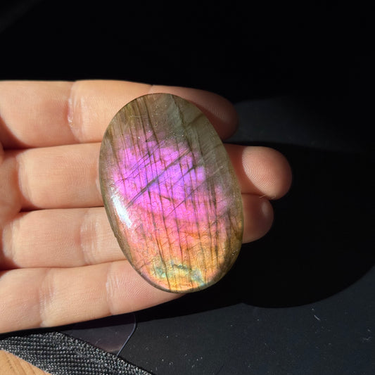 Lila Labradorit Cabochon ~ 45D
