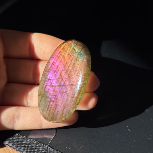 Lila Labradorit Cabochon ~ 45D