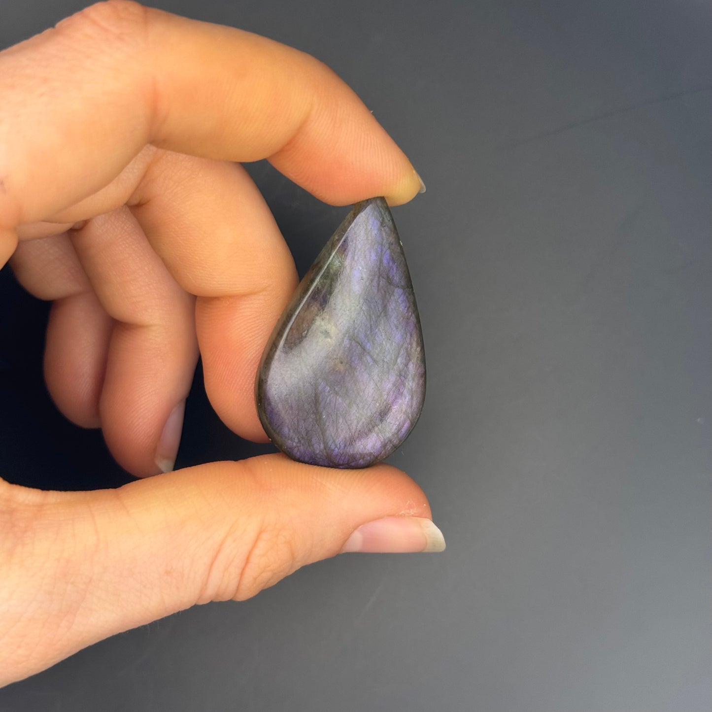 Lila Labradorit Cabochon ~ 18X