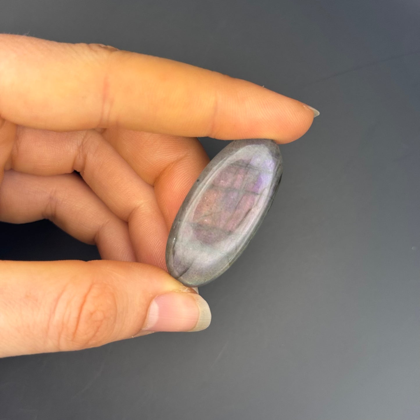 Lila Labradorit Cabochon ~ 18Y