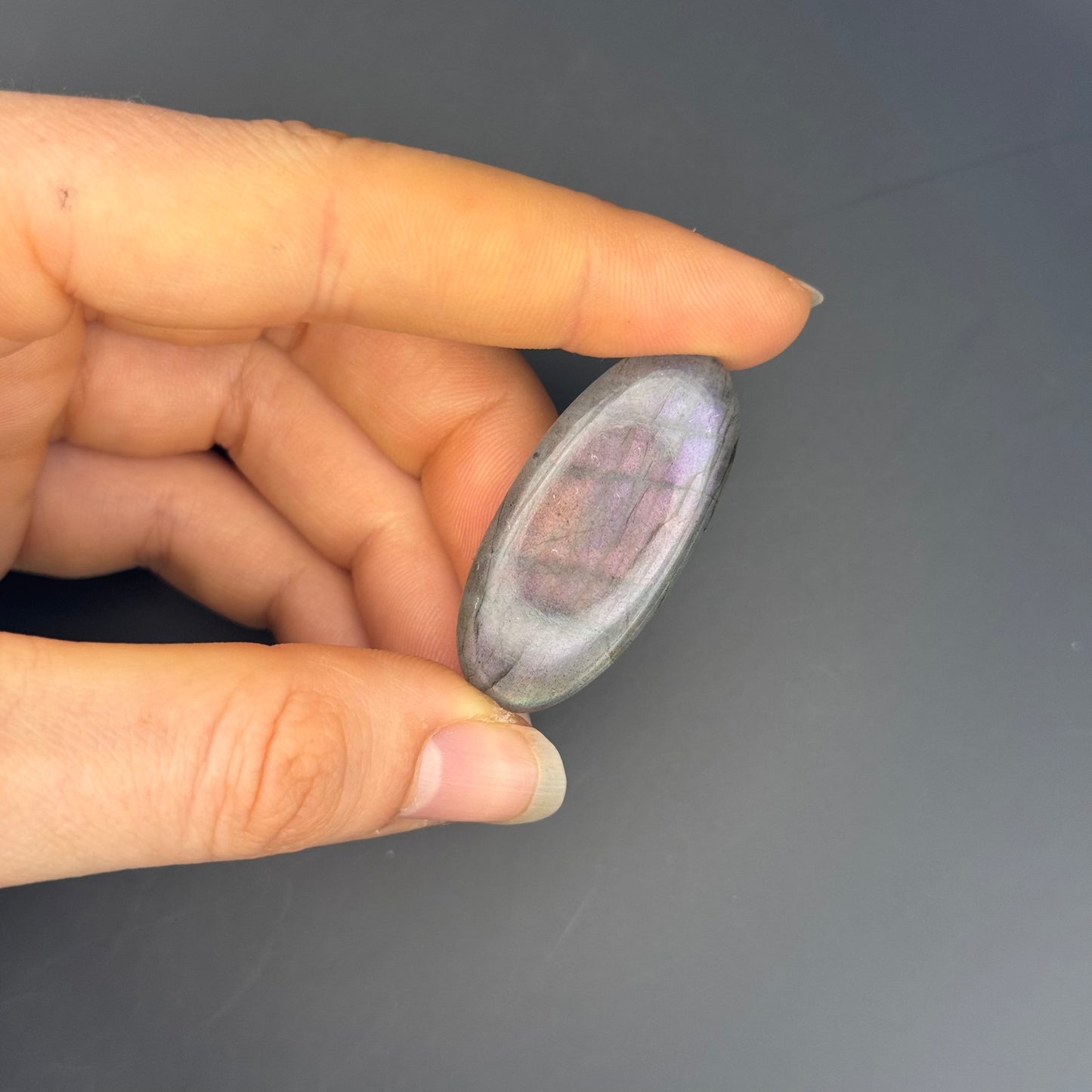 Lila Labradorit Cabochon ~ 18Y