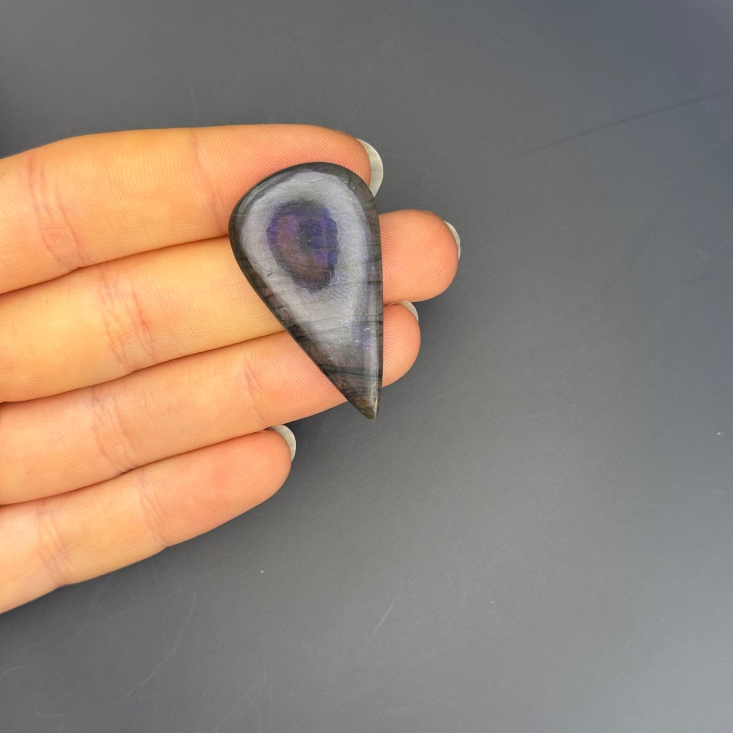 Lila Labradorit Cabochon ~ 18Z