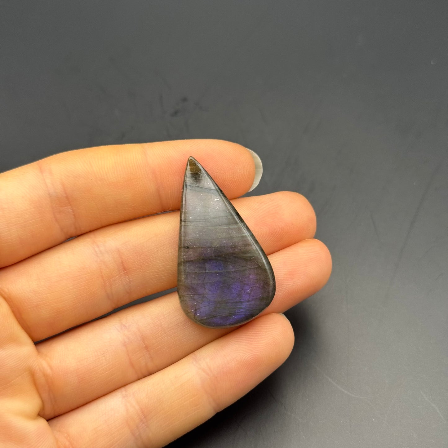 Lila Labradorit Cabochon ~ 18Z