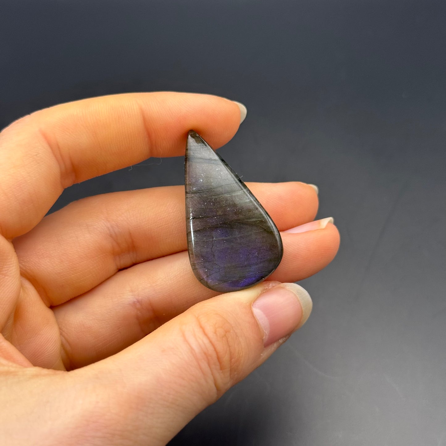 Lila Labradorit Cabochon ~ 18Z