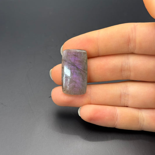 Lila Labradorit Cabochon ~ 10O